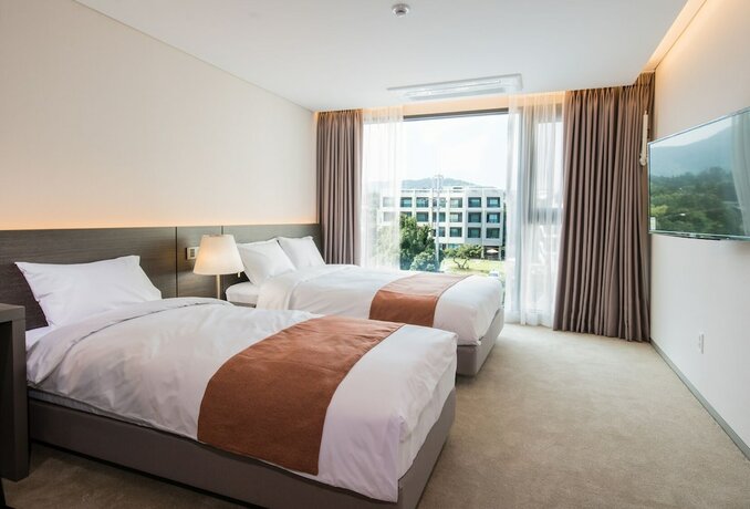 Imagen de la habitación del Hotel Grand Mer Jeju. Foto 38