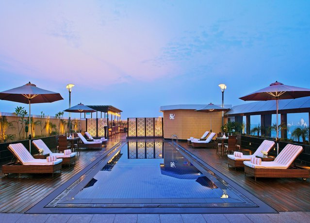 Imagen de la piscina del Hotel Grand Mercure Agra. Foto 20