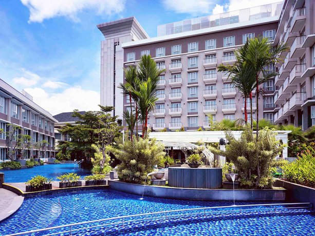 Imagen de la piscina del Hotel Grand Mercure Bandung Setiabudi. Foto 20