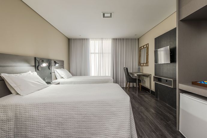 Imagen de la habitación del Hotel Grand Mercure Curitiba Rayon. Foto 12