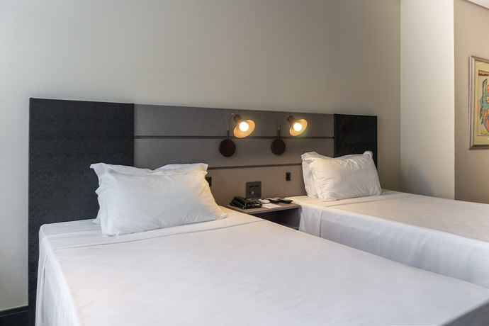 Imagen de la habitación del Hotel Grand Mercure Curitiba Rayon. Foto 13