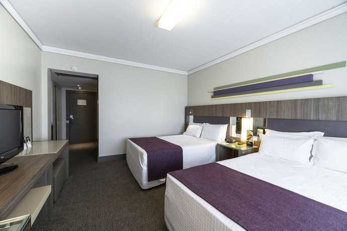 Imagen de la habitación del Hotel Grand Mercure Curitiba Rayon. Foto 14