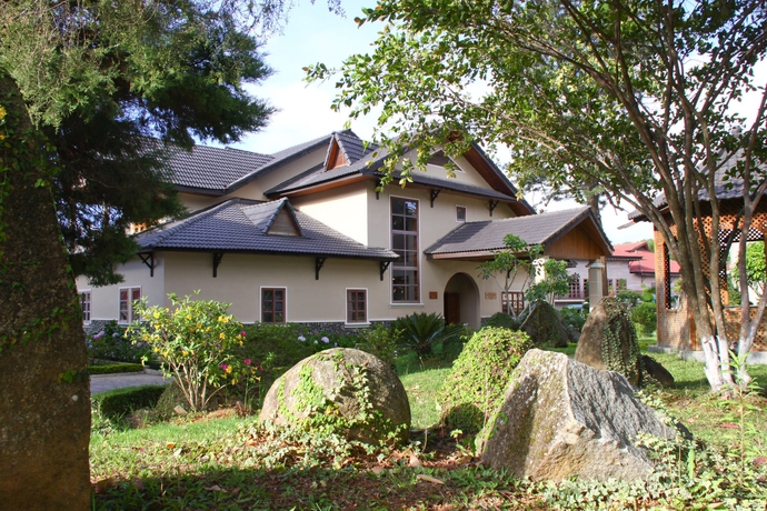 Imagen de los exteriores del Hotel Grand Mercure Dalat. Foto 12