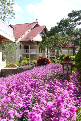 Imagen de los exteriores del Hotel Grand Mercure Dalat. Foto 13