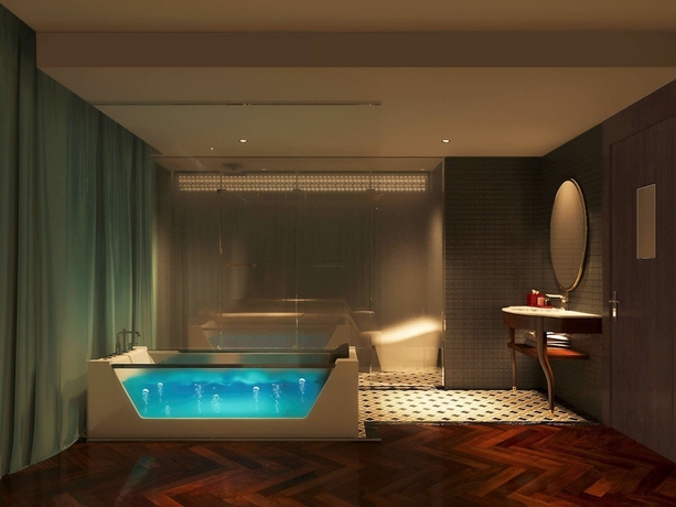 Imagen de la piscina del Hotel Grand Mercure Hanoi. Foto 18