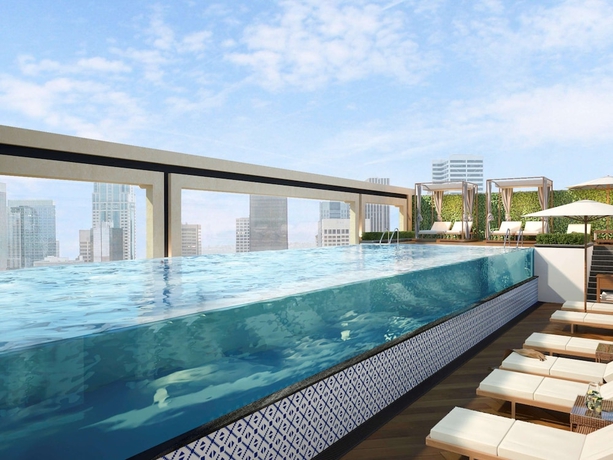 Imagen de la piscina del Hotel Grand Mercure Hanoi. Foto 19