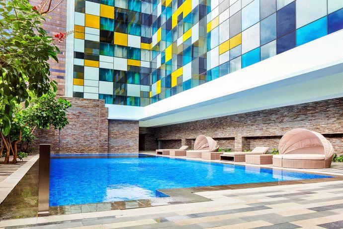 Imagen de la piscina del Hotel Grand Mercure Jakarta Harmoni. Foto 12