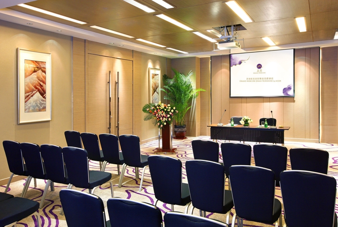 Imagen de los interiores del Hotel Grand Mercure Jinan Sunshine. Foto 11