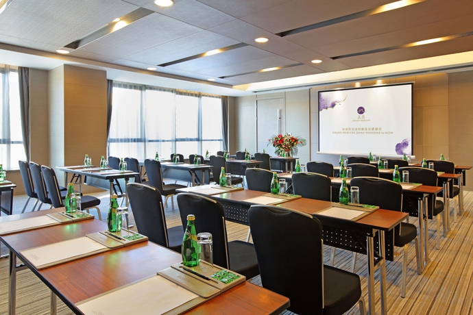 Imagen de los interiores del Hotel Grand Mercure Jinan Sunshine. Foto 13