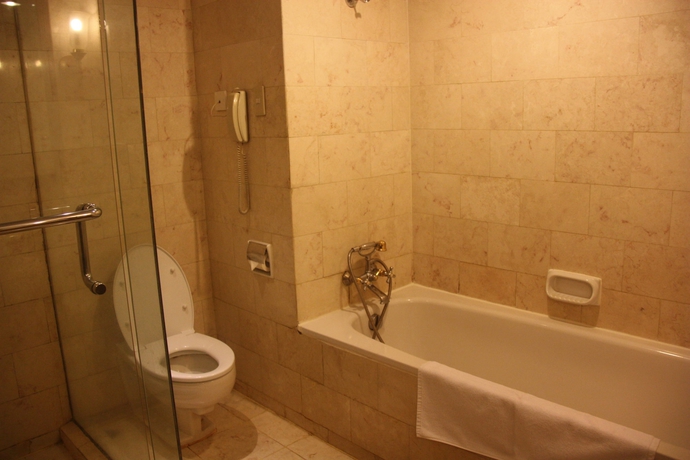 Imagen de la habitación del Hotel Grand Mercure Medan Angkasa. Foto 11