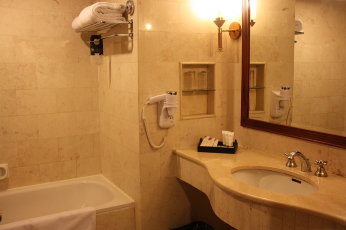 Imagen de la habitación del Hotel Grand Mercure Medan Angkasa. Foto 12