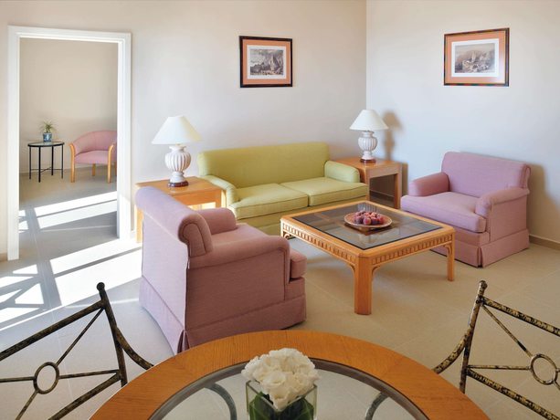 Imagen de la habitación del Hotel Grand Mercure Petra. Foto 4