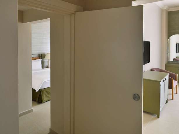 Imagen de la habitación del Hotel Grand Mercure Petra. Foto 7