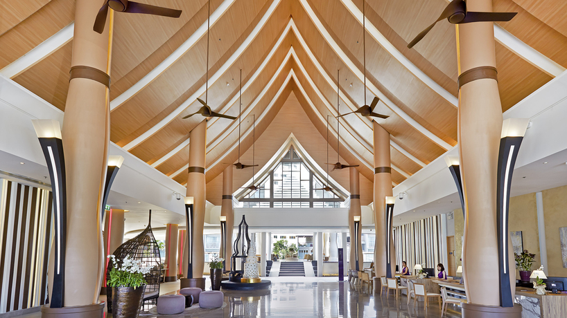 Imagen de los interiores del Hotel Grand Mercure Phuket Patong. Foto 10