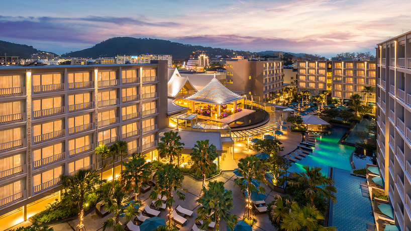 Imagen de los exteriores del Hotel Grand Mercure Phuket Patong. Foto 8