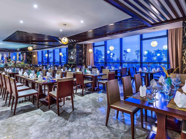 Imagen del bar/restaurante del Hotel Grand Mercure Qingdao Airlines. Foto 5
