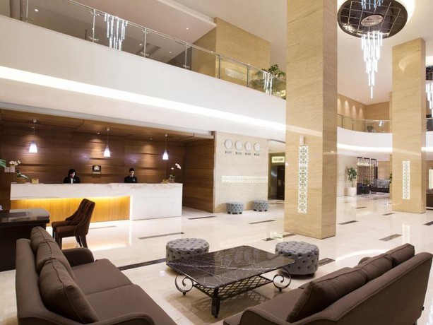 Imagen de los interiores del Hotel Grand Mercure Solo Baru. Foto 24