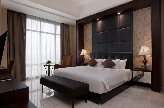 Imagen de la habitación del Hotel Grand Mercure Solo Baru. Foto 15
