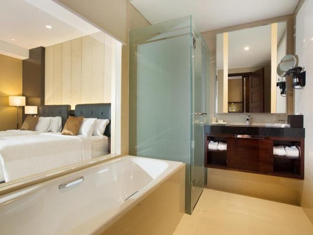 Imagen de la habitación del Hotel Grand Mercure Solo Baru. Foto 17