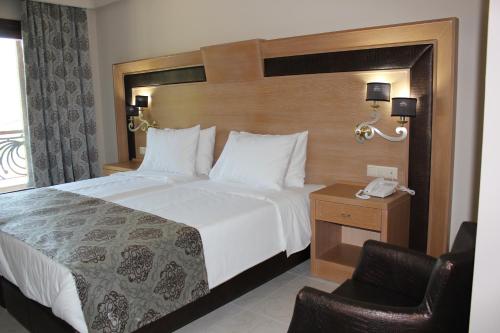 Imagen de la habitación del Hotel Grand Meteora. Foto 9