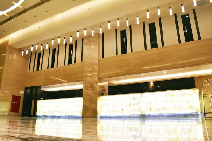 Imagen de los interiores del Hotel Grand Metro Tasikmalaya. Foto 18