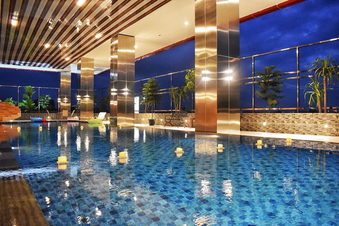 Imagen de la piscina del Hotel Grand Metro Tasikmalaya. Foto 20