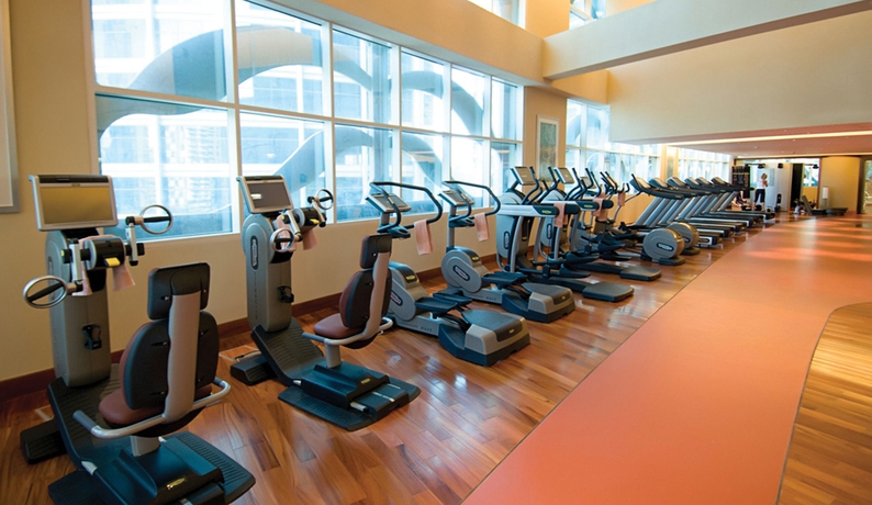 Imagen de los interiores del Hotel Grand Millennium Al Wahda. Foto 8