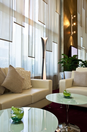 Imagen de los interiores del Hotel Grand Millennium Al Wahda. Foto 9