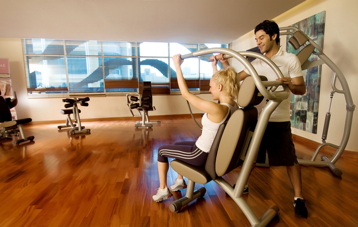 Imagen de los interiores del Hotel Grand Millennium Al Wahda. Foto 14