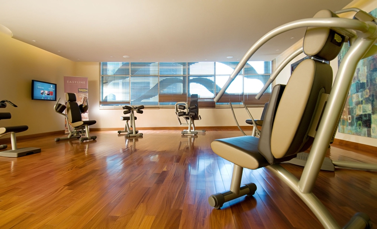 Imagen de los interiores del Hotel Grand Millennium Al Wahda. Foto 16