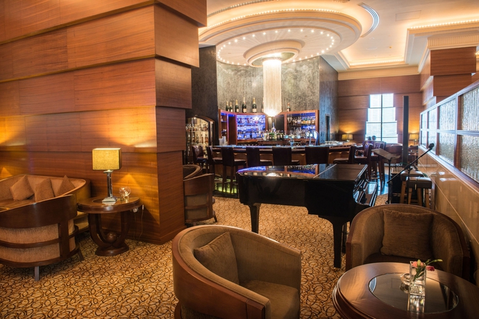 Imagen del bar/restaurante del Hotel Grand Millennium Dubai. Foto 4