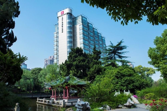 Imagen de los exteriores del Hotel Grand Millennium Hongqiao Shanghai. Foto 14