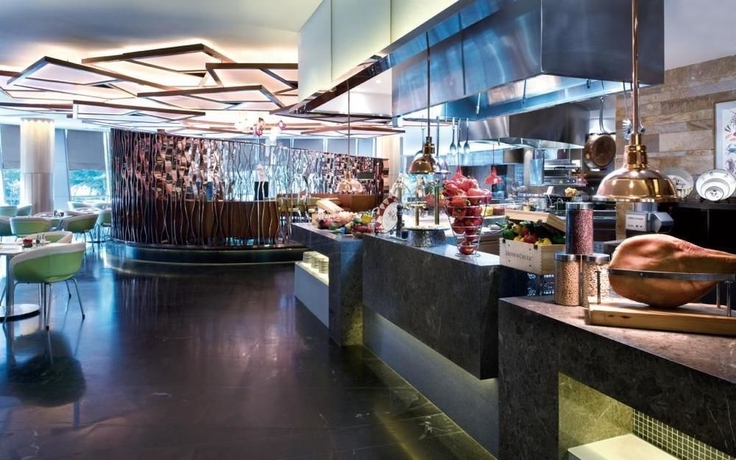 Imagen del bar/restaurante del Hotel Grand Millennium Hongqiao Shanghai. Foto 5