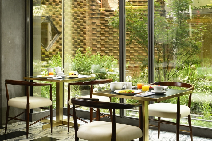 Imagen del bar/restaurante del Hotel Grand Minerva. Foto 2