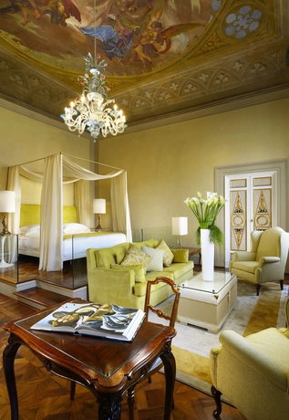 Imagen de la habitación del Hotel Grand Minerva. Foto 14