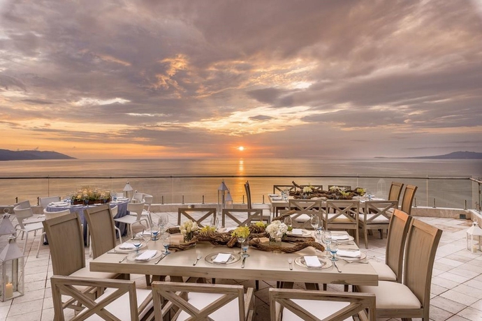 Imagen general del Hotel Grand Miramar All Luxury Suites and Residences. Foto 11