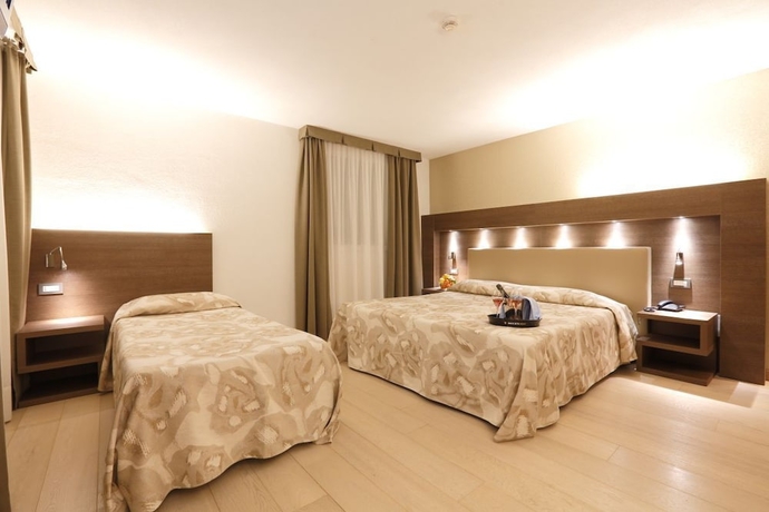 Imagen de la habitación del Hotel Grand Miramonti. Foto 5