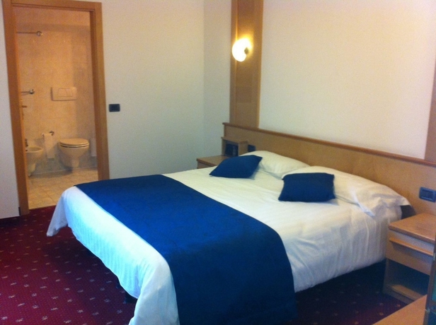 Imagen de la habitación del Hotel Grand Miramonti. Foto 7