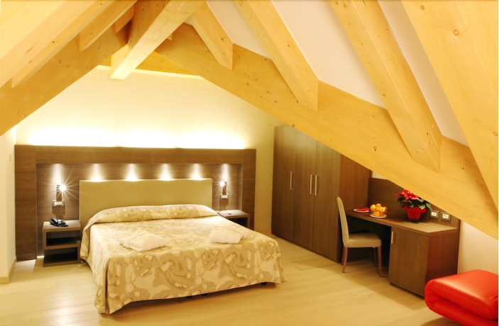 Imagen de la habitación del Hotel Grand Miramonti. Foto 9