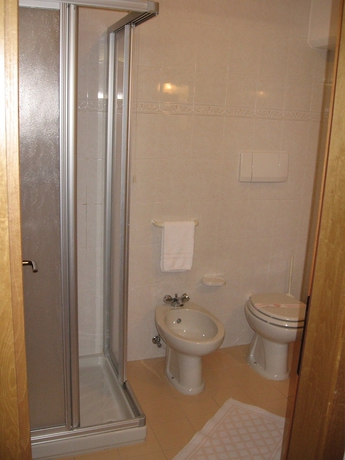 Imagen de la habitación del Hotel Grand Miramonti. Foto 16