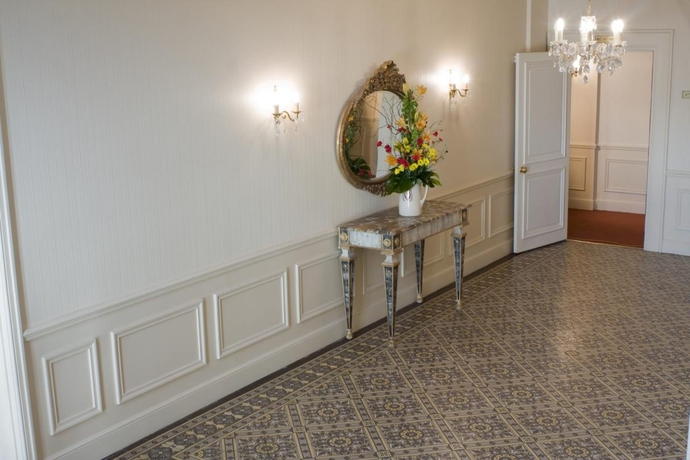 Imagen de los interiores del Hotel Grand Moderne. Foto 18