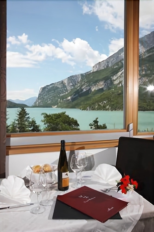 Imagen del bar/restaurante del Hotel Grand Molveno. Foto 8