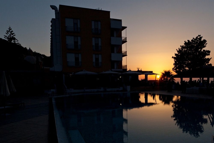 Imagen de la piscina del Hotel Grand Moon Valley. Foto 15