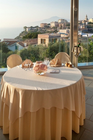 Imagen del bar/restaurante del Hotel Grand Moon Valley. Foto 3