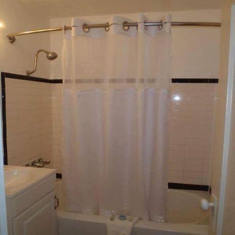Imagen de la habitación del Hotel Grand Motel. Foto 12