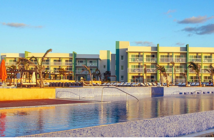 Imagen de la piscina del Hotel Grand Muthu Cayo Guillermo. Foto 16