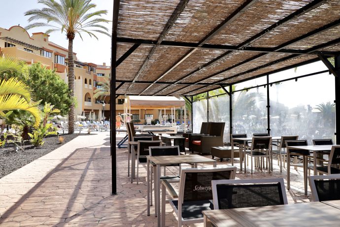 Imagen del bar/restaurante del Hotel Grand Muthu Golf Plaza Hotel and Spa. Foto 20