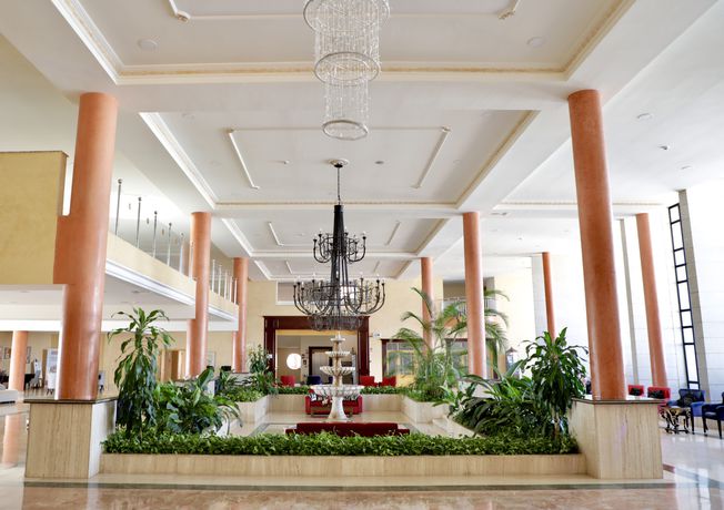 Imagen general del Hotel Grand Muthu Golf Plaza Hotel and Spa. Foto 13
