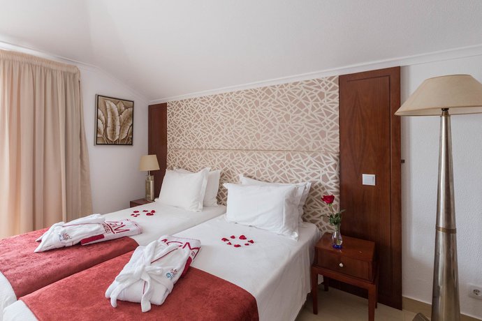 Imagen de la habitación del Hotel Grand Muthu Oura View Beach Club. Foto 9