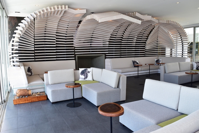 Imagen de los interiores del Hotel Grand Naniloa Hilo - A Doubletree By Hilton. Foto 8